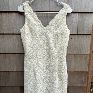 Ann Taylor White Lace Dress  shaped Neckline Size 4 Petite